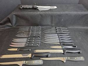 lot 638 image: Kitchen Knives