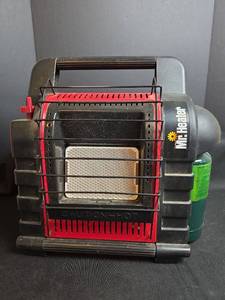 lot 643 image: Mr. Heater MH9B 9000 BTU Propane Portable Heater