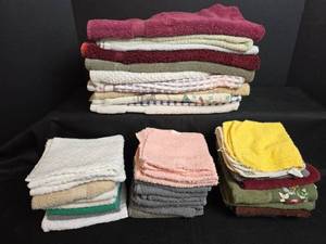 lot 654 image: Hand Towels and Washcloths