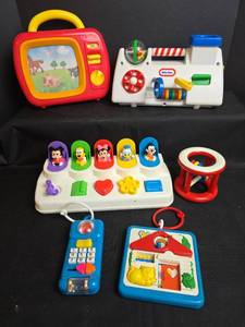 lot 668 image: Little Tikes Toys