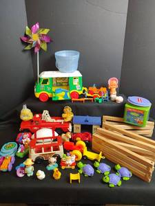 lot 675 image: Vintage Fisher-Price Toy, Minibus Turtle Picnic with  Figures, Vehicles and Accessories