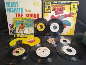 lot 691 image: Assorted Vintage Childrens Vinyl Records
