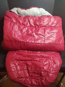 lot 708 image: Dacron Hollofil II Sleeping Bag, Lightly Used