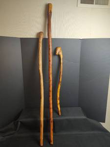 lot 722 image: Wooden Walking Canes Sticks, 27-50 inches tall