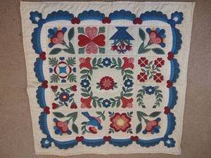 lot 731 image: Quilted Wall Hanging, 35x33.5