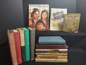 lot 735 image: Assorted Childrens Book Lot