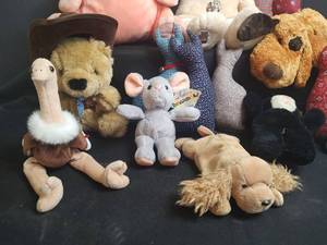 lot 737 image: Assorted Stuffed Animals