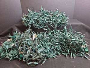 lot 748 image: 10 - Green String Lights with Clear Bulbs (Works)