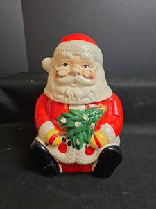 lot 750 image: Santa Claus Ceramic Cookie Jar