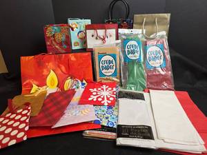 lot 754 image: Holiday Gift Bags, Crepe Paper, and Tissue Paper