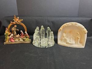lot 761 image: Nativity Figurine Scenes