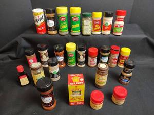 lot 779 image: Spice and Seasoning Lot