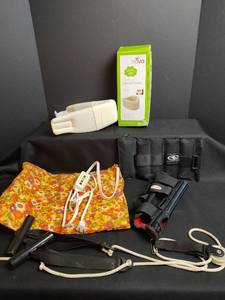 lot 799 image: Medical, Support Assecories and Heating Pad