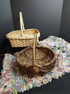 lot 806 image: Homemade Rug with Woven Baskets