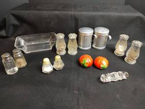 lot 810 image: Vintage Salt and Pepper Shakers with Rectangular Dish