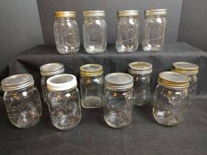 lot 811 image: Kerr and Ball Pint Jars, Qty 12