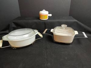 lot 813 image: Pyrex 1.5 Qt Casserole Dish with Lid, Stainless Steel Dish Holders and More