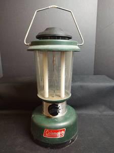 lot 834 image: Coleman Model 5355 Series Fluorescent Lantern 12 Volt