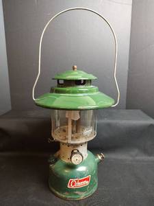 lot 835 image: Coleman Lantern Globe