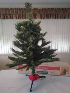 lot 859 image: Trim A Home Canadian Pine Flame Retardant Christmas Tree