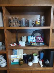 lot 861 image: Mixed Household Lot, Mugs, Glassware, Frames and Decor Accessories