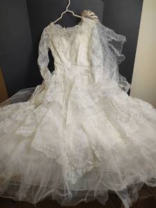 lot 885 image: Vintage Wedding Dress with Veil