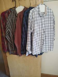 lot 891 image: Mens Button-Up Shirts, XL