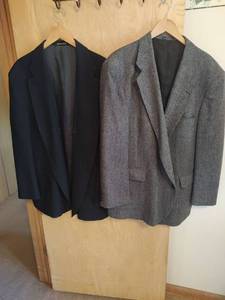 lot 901 image: Alexander Lloyd Boston, Gray Wool and Navy Suit Jacket
