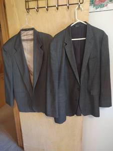 lot 902 image: Oscar de la Renta and Crafts and Barrow Suit Jackets