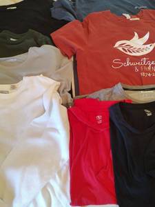 lot 906 image: Long and Short Sleeve T Shirts