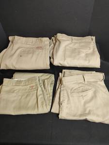 lot 909 image: Wrangler Comfort 40x30, 2 Pair and Dickies 40x30, ,2 Pair
