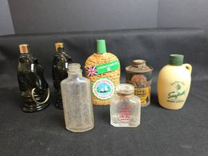 lot 916 image: Vintage Grooming & Personal Care Bottles and Containers