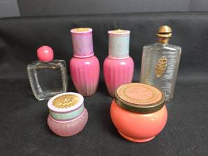 lot 918 image: Vintage Cosmetic Bottles and Containers