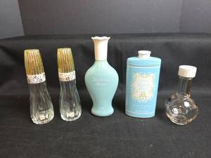 lot 922 image: Vintage Cosmetic Bottles and Containers