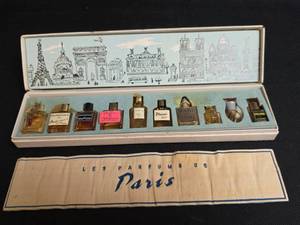 lot 927 image: Vintage Les Parfums de Paris Fragrance Miniature Set 10 Bottles
