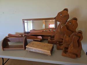 lot 932 image: Wooden Decorative Furniture