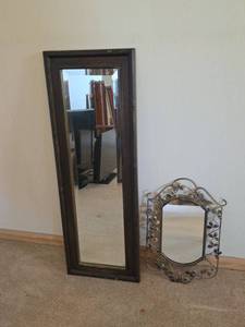 lot 936 image: Lot of 2 Wall Mirrors