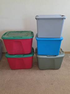 lot 939 image: 5 - Storage Totes with Lids
