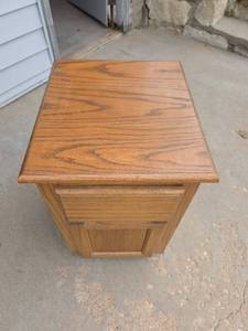 lot 1003 image: Wood Nightstand with 2 Drawers