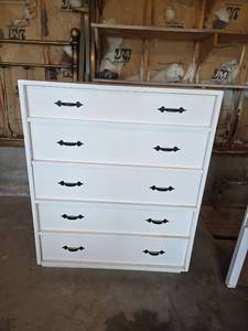 lot 1012 image: White 5-Drawer Chest with Black Handles