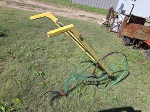 lot 1210 image: Garden Cultivator with Metal Wheel
