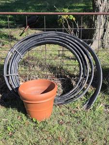 lot 1211 image: Garden Edging and 14in Terra Cotta Pot