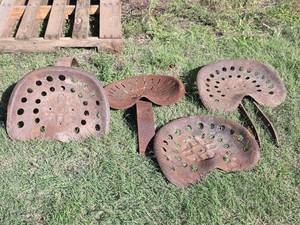lot 1219 image: 4 Tractor Seats
