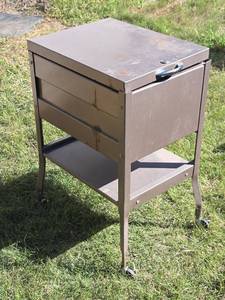 lot 1224 image: File Cabinet