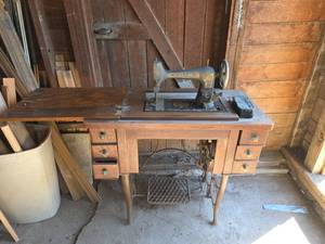 lot 1227 image: Antique Elgin Sewing Machine in Cabinet The Jarrell Company Rockford Illinois
