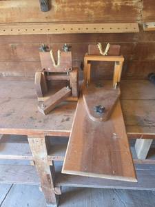 lot 1229 image: Wooden Rifle Cleaning and Maintenance Vise