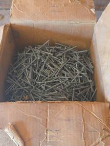 lot 1230 image: Sheffield Galvanized Nails 2 12 x 12 Penny