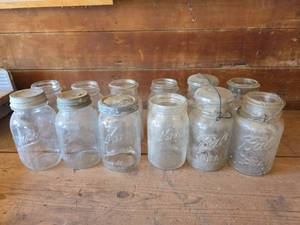 lot 1239 image: 12 Vintage Quart Glass Canning Jars