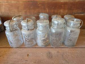 lot 1240 image: 10 Vintage Canning Jars with Wire Bails