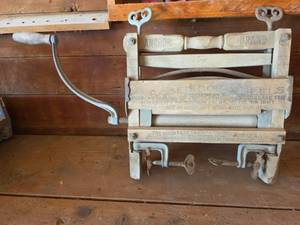 lot 1248 image: Anchor Brand Enclosed Cog Wringer Patented May 5 1885